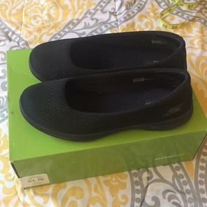 Sketchers GoGoMat Black Flats Size 9